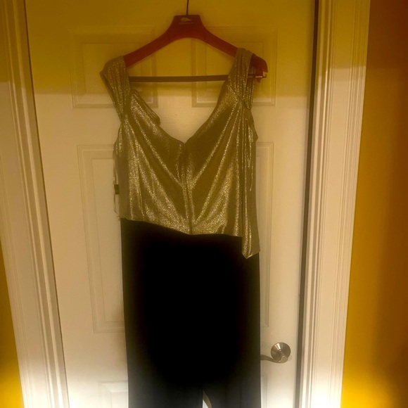 Lauren Ralph Lauren JUMPSUIT IN BLACK/ GOLD - Picture 6 of 7